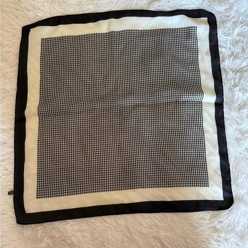 Houndstooth scarf